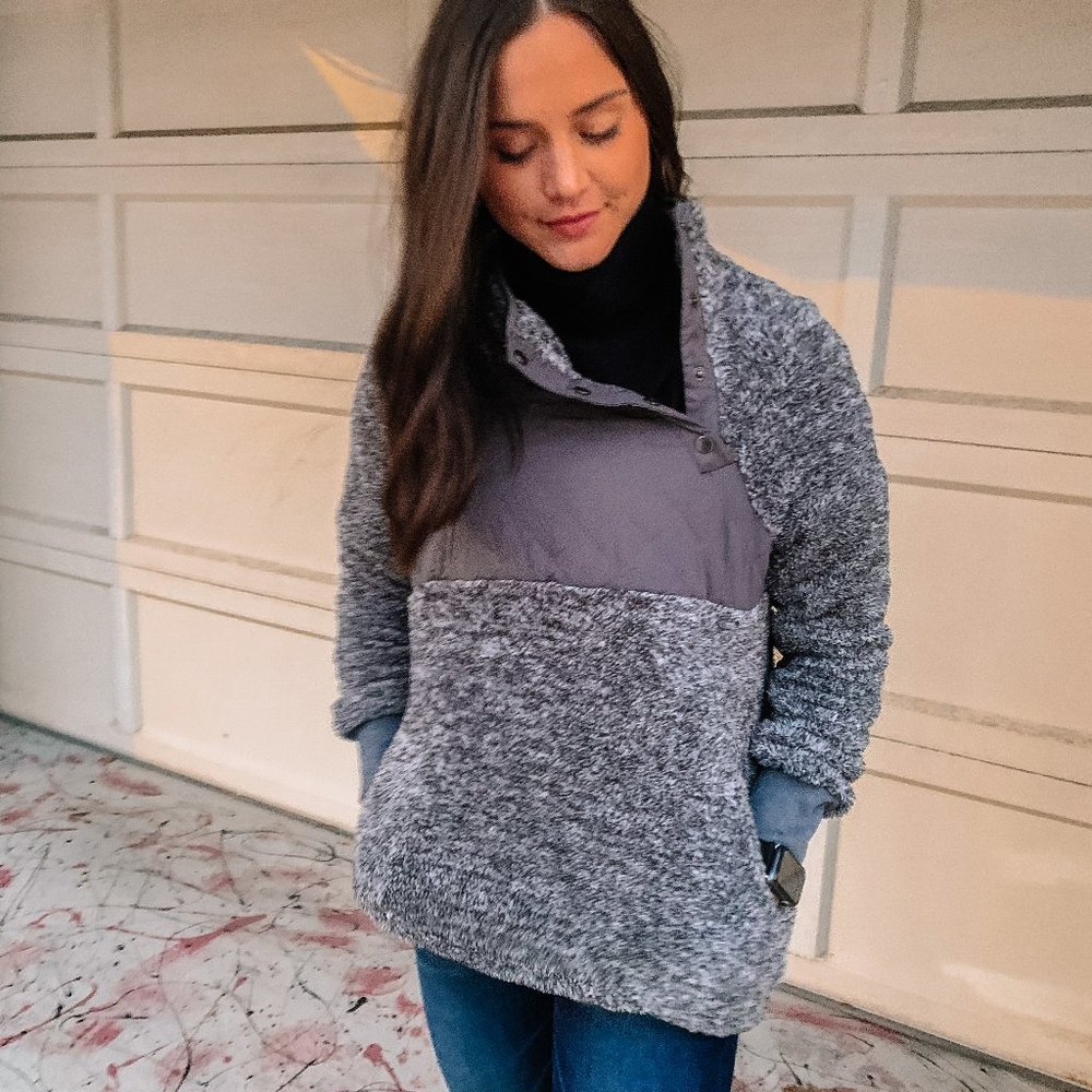 GRAY PULLOVER WITH NECK BUTTON DETAIL